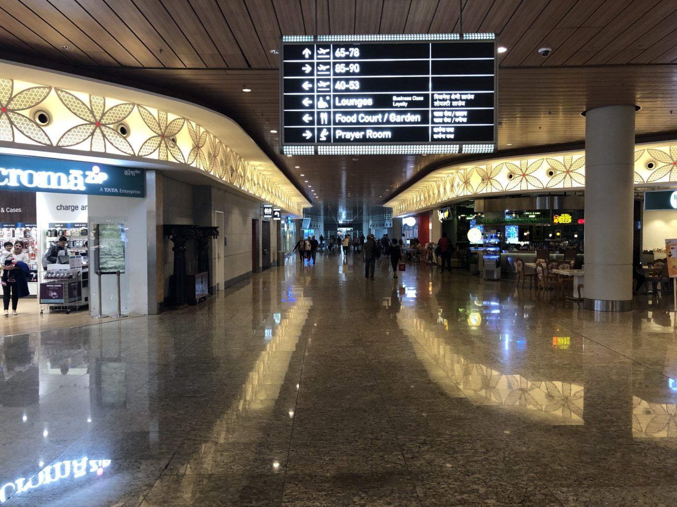 Inside the American Express Airport Lounge Mumbai Terminal 2 - Live ...