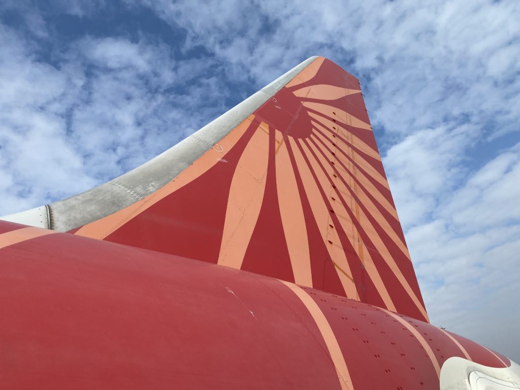 the tail of an airplane